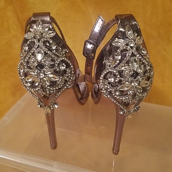 Jeweled Peetoe Pump - Picture 5 of 6